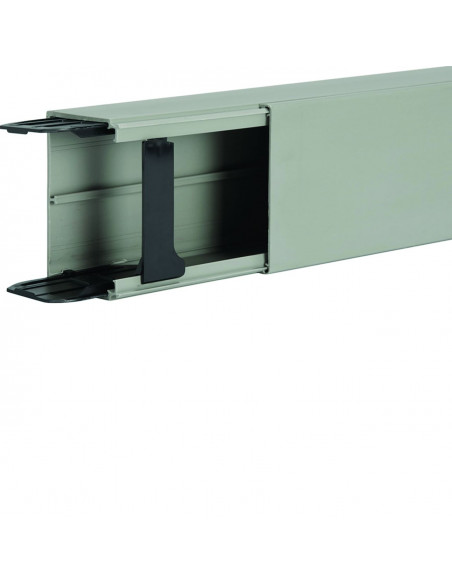 Goulotte lifea PVC h 90mm x p 60mm avec 2 éclisses et 4 agrafes M7248 RAL 7030 gris HAGER LFF6009007030