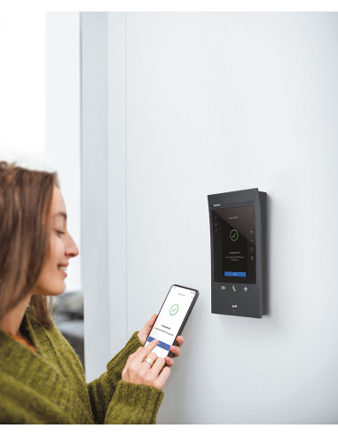 Poste intérieur vidéo connecté Classe 300EOS with Netatmo écran 5pouces noir BTICINO BT344885
