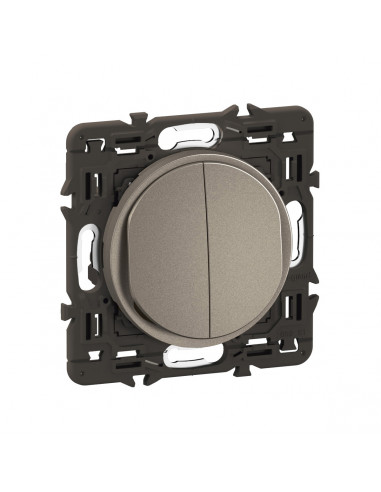 Interrupteur ou va-et-vient + poussoir Céliane enjoliveur Titanium et support LEGRAND CY0037