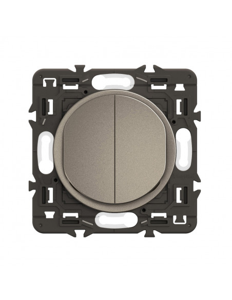 Interrupteur ou va-et-vient + poussoir Céliane enjoliveur Titanium et support LEGRAND CY0037