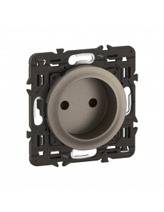 Prise 2P Céliane enjoliveur Titanium et support LEGRAND CY0110