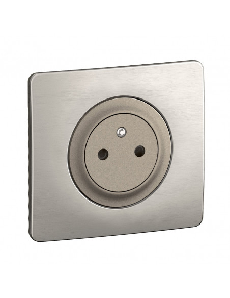 Prise 2P+T Surface Céliane enjoliveur Titanium et support LEGRAND CY0111