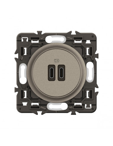 Prise 2 USB Céliane 20W Power Delivery Type-C+C enjoliveur Titanium et support LEGRAND CY0154