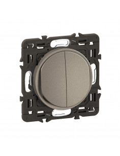 Double interrupteur ou va-et-vient Céliane 10AX enjoliveur Titanium et support LEGRAND CY2001