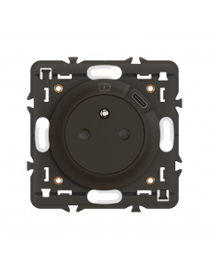 Prise 2P+T avec prise USB Type-C 7,5W Céliane enjoliveur Noir et support LEGRAND CZ0140 2
