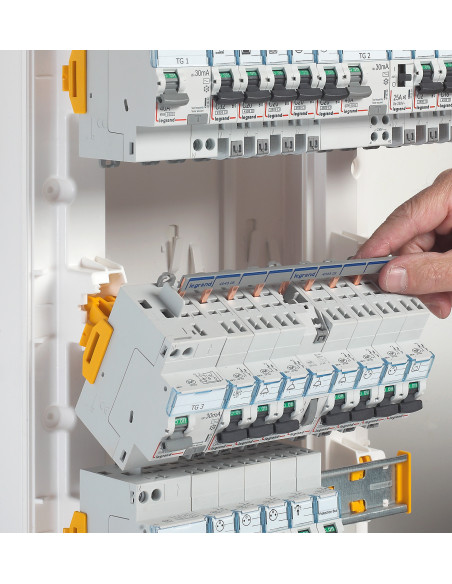 Coffret Drivia 13 modules 4 rangées IP30 IK05 Blanc RAL9003 LEGRAND 401214