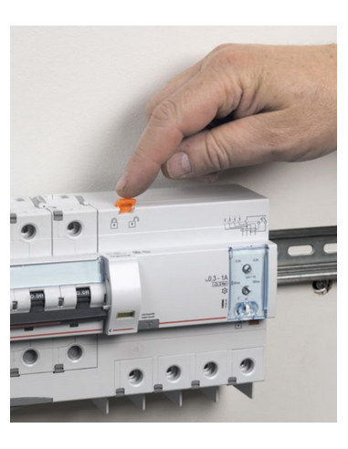 Bloc différentiel adaptable à vis DX³ pour disjoncteur 1,5 module par pôle 4 Pôles 400V~ 125A type F réglable LEGRAND 410644