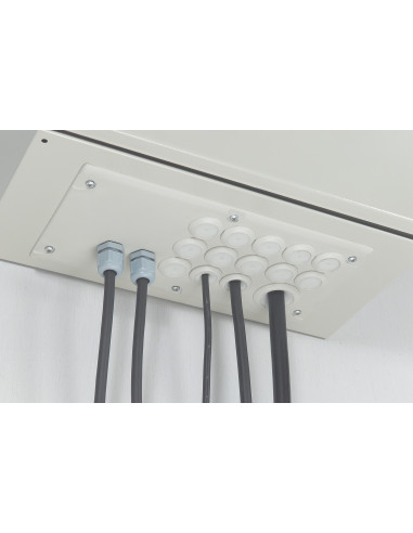 Plaque Cabstop IP55 avec 13 entrées Ø5mm à Ø14mm et 1 sortie Ø14mm à Ø24mm avec 1 réserve LEGRAND 036495