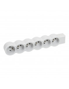 Multiprise extra-plate équipée de 6 prises 2P+T 16A 3680W à câbler blanc et gris clair LEGRAND 049499