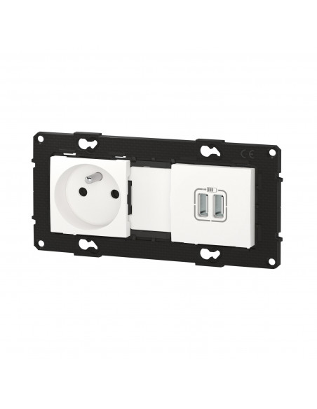 Prise de courant 16A + chargeur 2 USB 2,4A précâblées Altège finition Neige BTICINO BTAL31DD