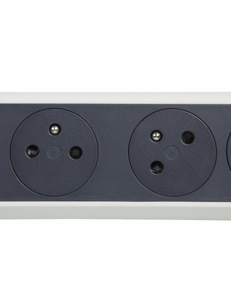 MULTIPRISE FB 4X2P+T PREMIUM ROTATIVE ET FIXABLE 3M BLANC/NOIR LEGRAND 049459