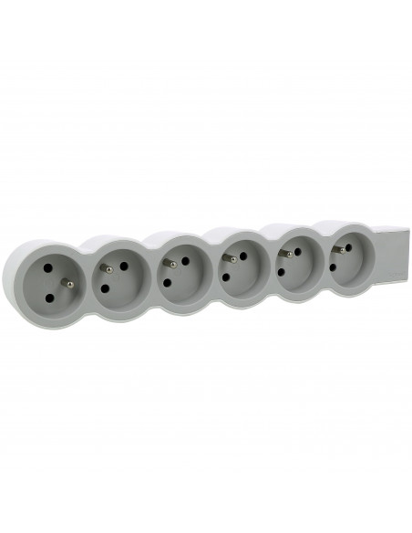 Multiprise extra-plate équipée de 6 prises 2P+T 16A 3680W à câbler blanc et gris clair LEGRAND 049499