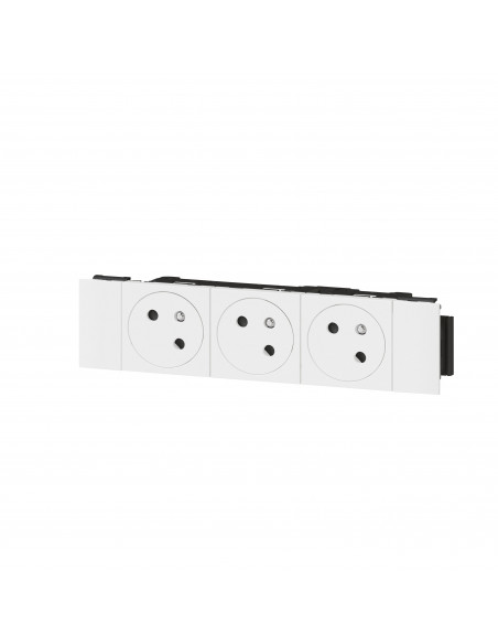 Triple prise de courant 2P+T Surface Soluclip pour goulotte Mosaic à clippage direct 6 modules blanc LEGRAND 077103L
